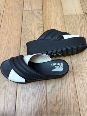 Sorel Black and White Padded Platform Slide Mules worn once